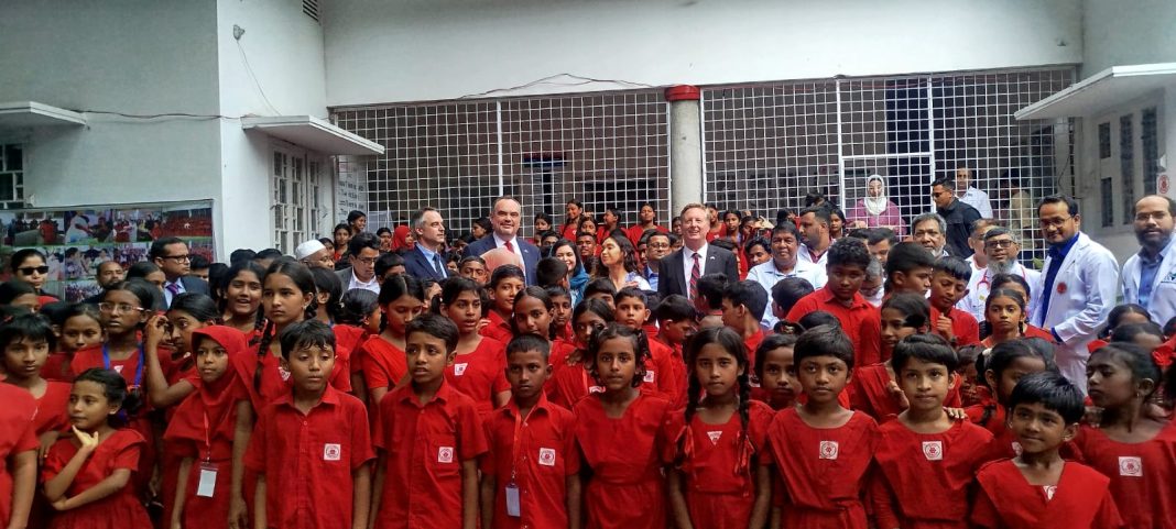 Surovi and ZRF greet US Special Envoy at Dhaka Surovi and ZRF greet US Special Envoy at Dhaka