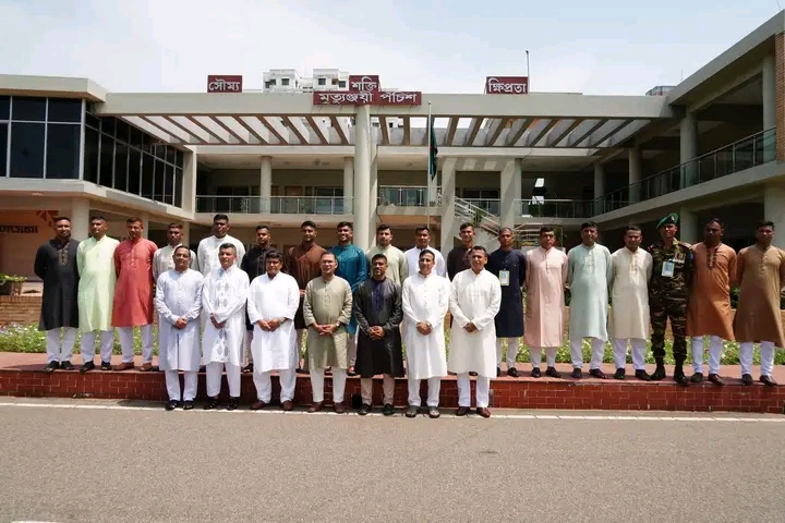 PM celebrates Eid with Officers PM celebrates Eid with Officers